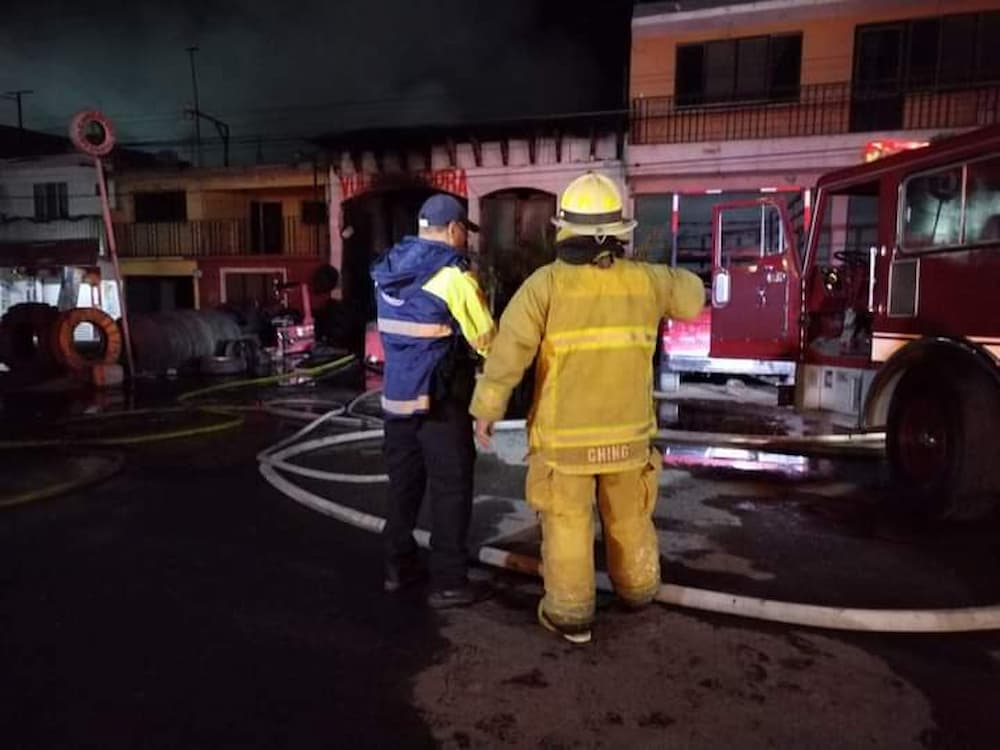 Local comercial se incendia en la cabecera municipal de Ezequiel Montes