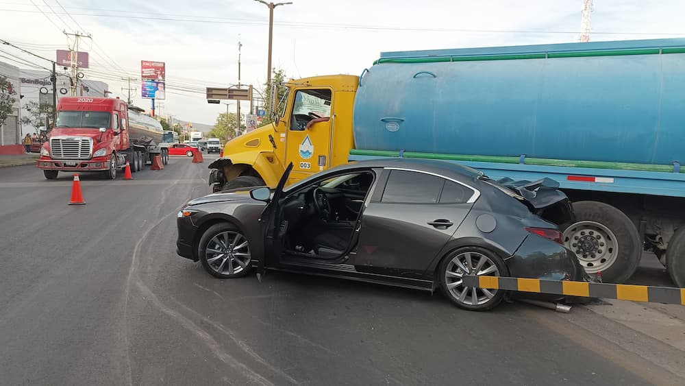 Una lesionada en choque múltiple suscitado en avenida Central, SJR