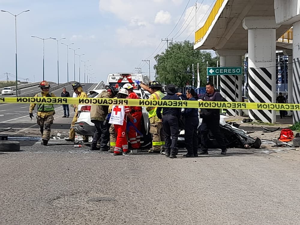 Brutal choque en San Juan del Río deja una víctima fatal y cuatro lesionados