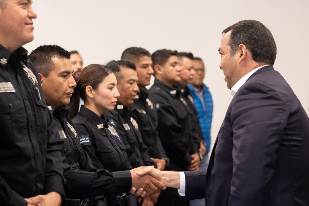 Reconoce Oxxo policías sanjuanenses por su compromiso con la seguridad del municipio