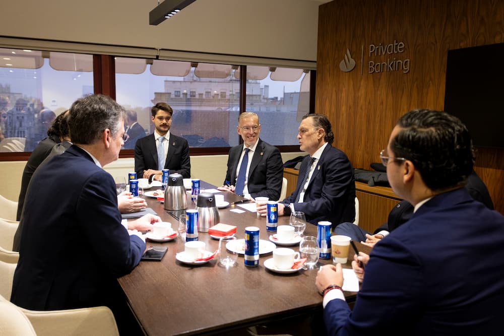 Fortalecen lazos Querétaro y Banco Santander