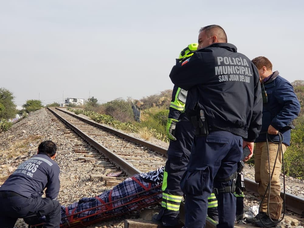 Localizan hombre con heridas graves cerca de vías del tren en San Cayetano, SJR