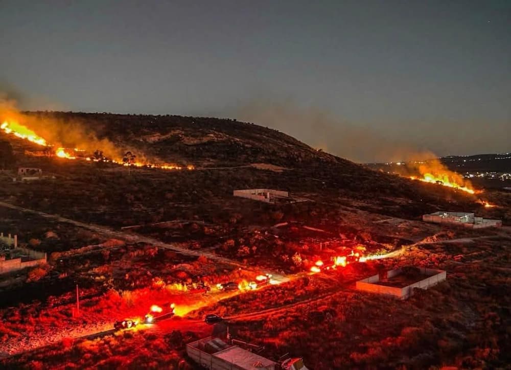 Incendio en zona cerril de La Estancia moviliza a cuerpos de emergencia