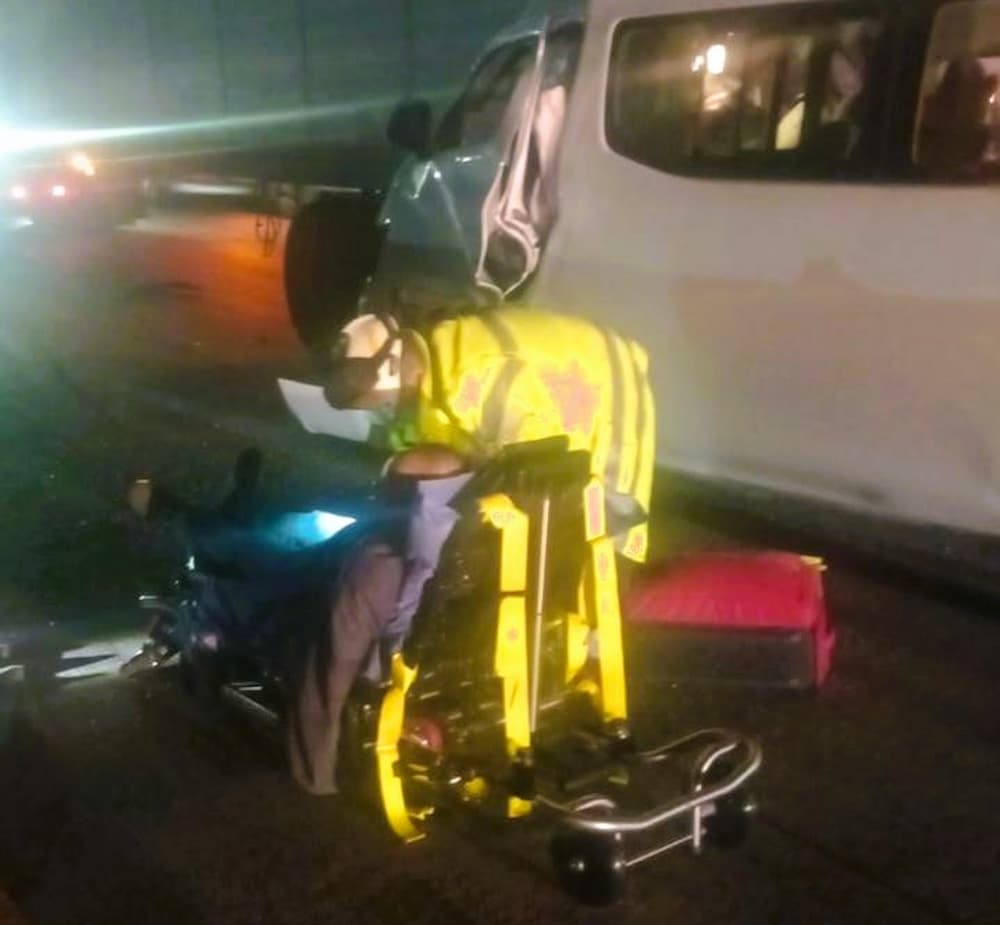 Un lesionado grave tras choque entre camioneta y tráiler en la autopista México-Querétaro