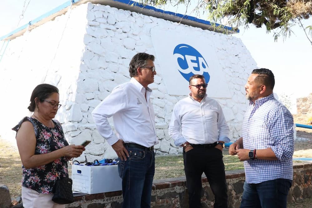 Entregan CEA y SEGOB línea de conducción en Mompaní