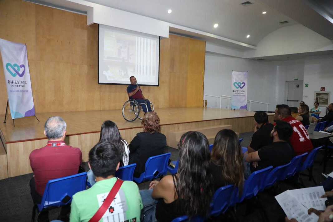 Sensibiliza DIF Estatal a colaboradores de OXXO