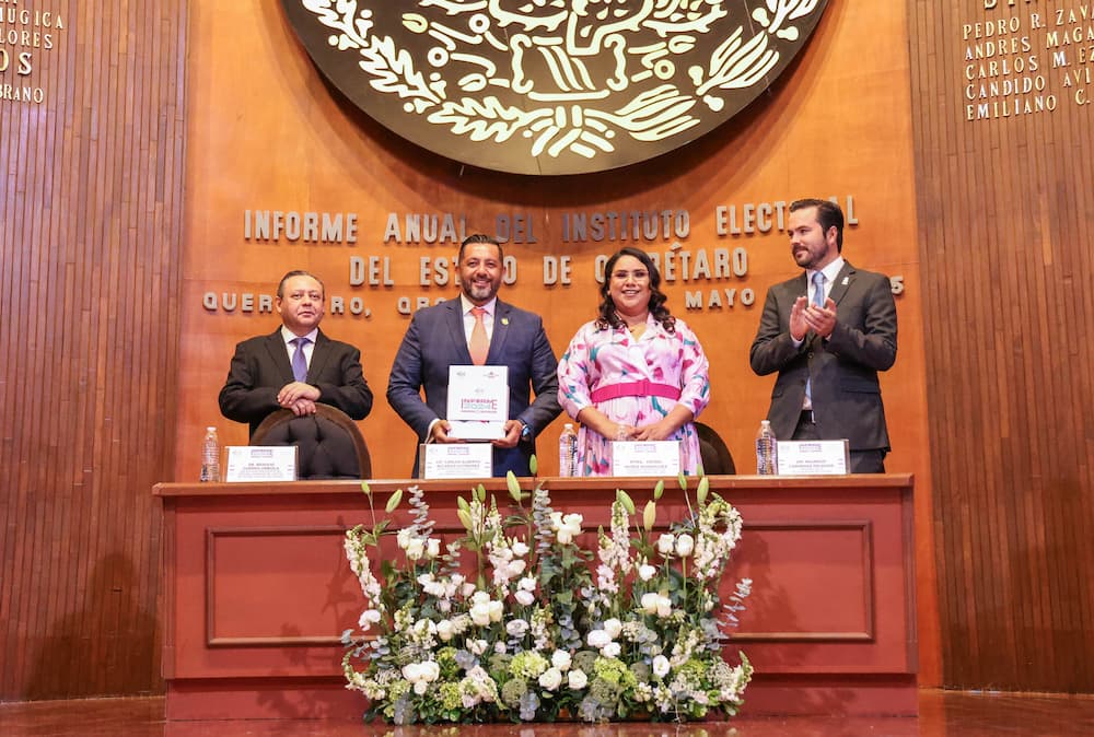 Secretario de Gobierno recibe Informe Anual 2023-2024 del IEEQ