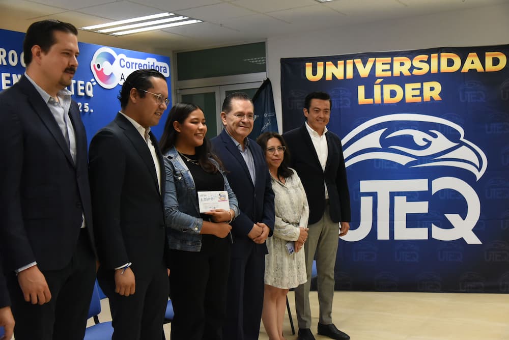 Suman esfuerzos UTEQ y Corregidora con becas del programa Universitario a Paso Firme