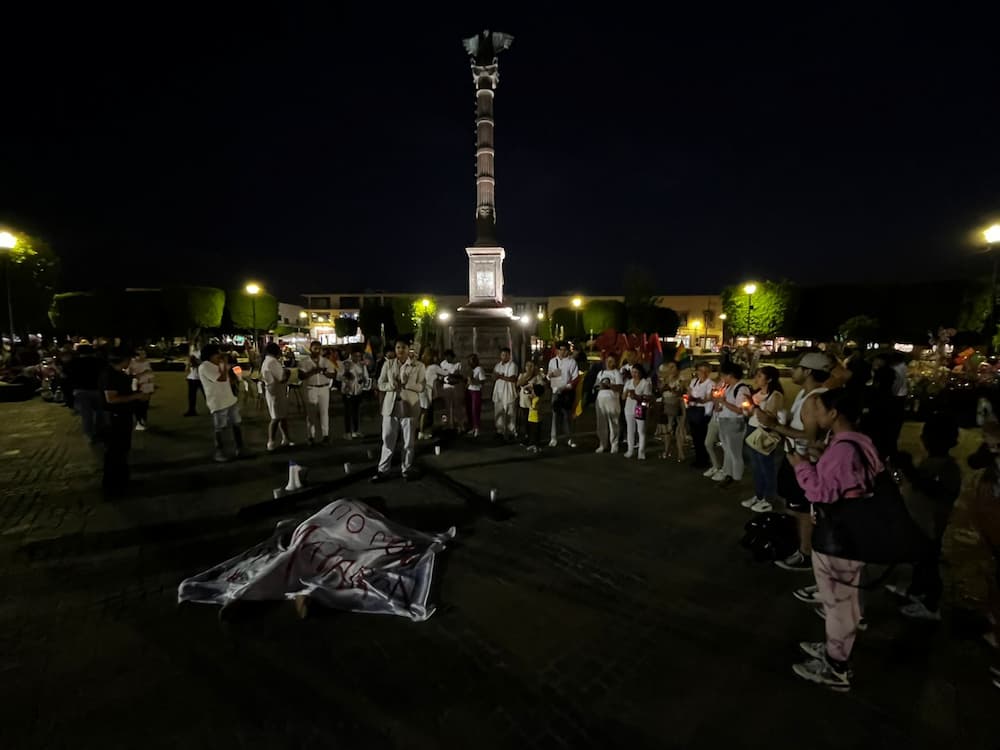 Conmemoran en San Juan del Río el Día contra la LGBTfobia con acto simbólico 1 Conmemoran en San Juan del Río el Día contra la LGBTfobia con acto simbólico