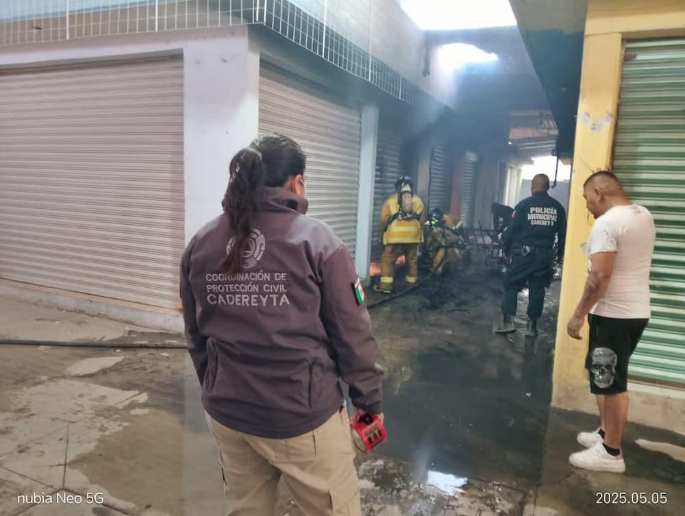 Incendio en mercado de Cadereyta moviliza a cuerpos de emergencia 1 Incendio en mercado de Cadereyta moviliza a cuerpos de emergencia