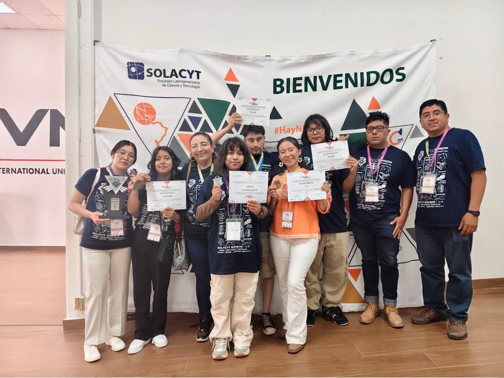 Destacan estudiantes de COBAQ en INFOMATRIX 2025
