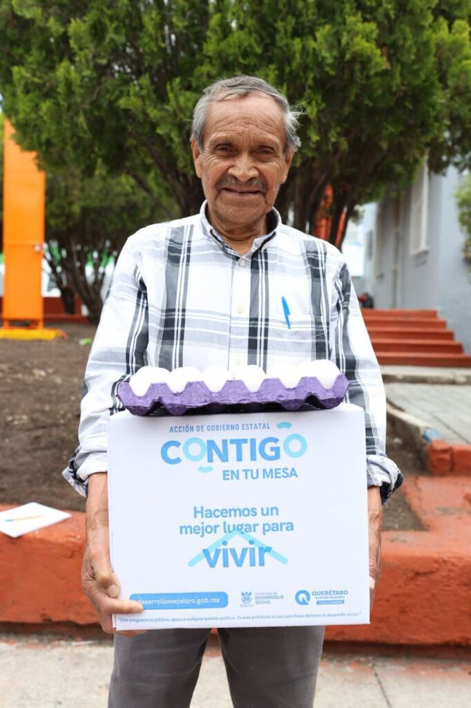 Entregan canastas alimentarias en Querétaro