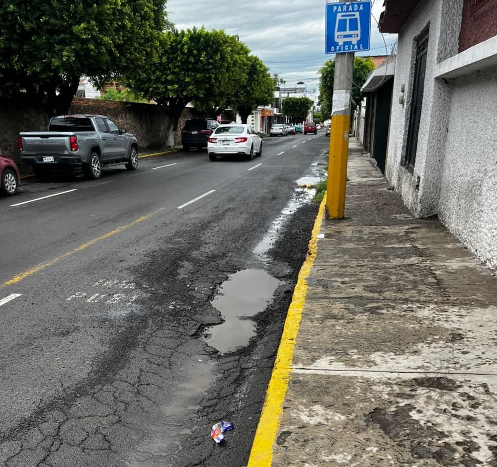 Evalúan daños en vialidades de San Juan del Río tras recientes lluvias