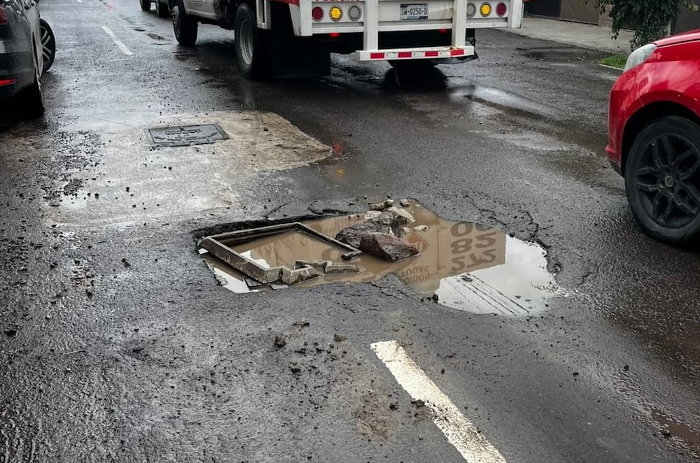 Evalúan daños en vialidades de San Juan del Río tras recientes lluvias