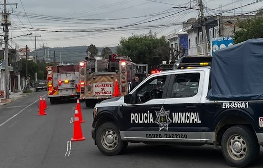 Explosión por acumulación de gas provoca incendio en lavandería de San Juan del Río