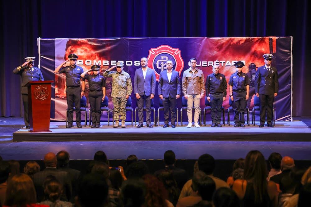 Reconoce Eric Gudiño labor de Bomberos Querétaro