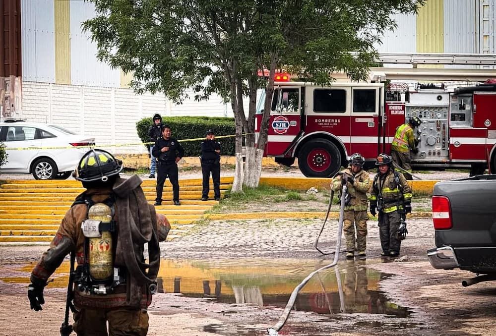 Controlan incendio en bodega de la colonia Ramos Millán