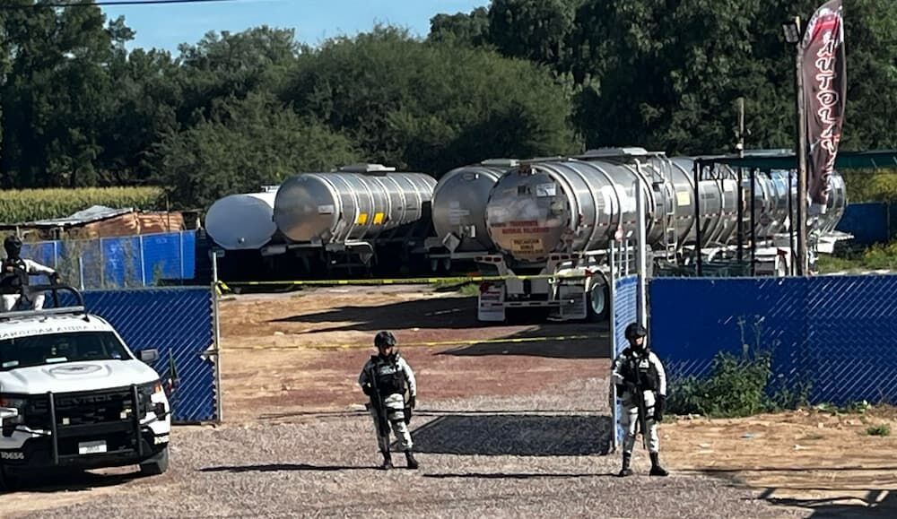 Investigan posible almacenamiento ilegal de hidrocarburo en autolavado de San Juan del Río