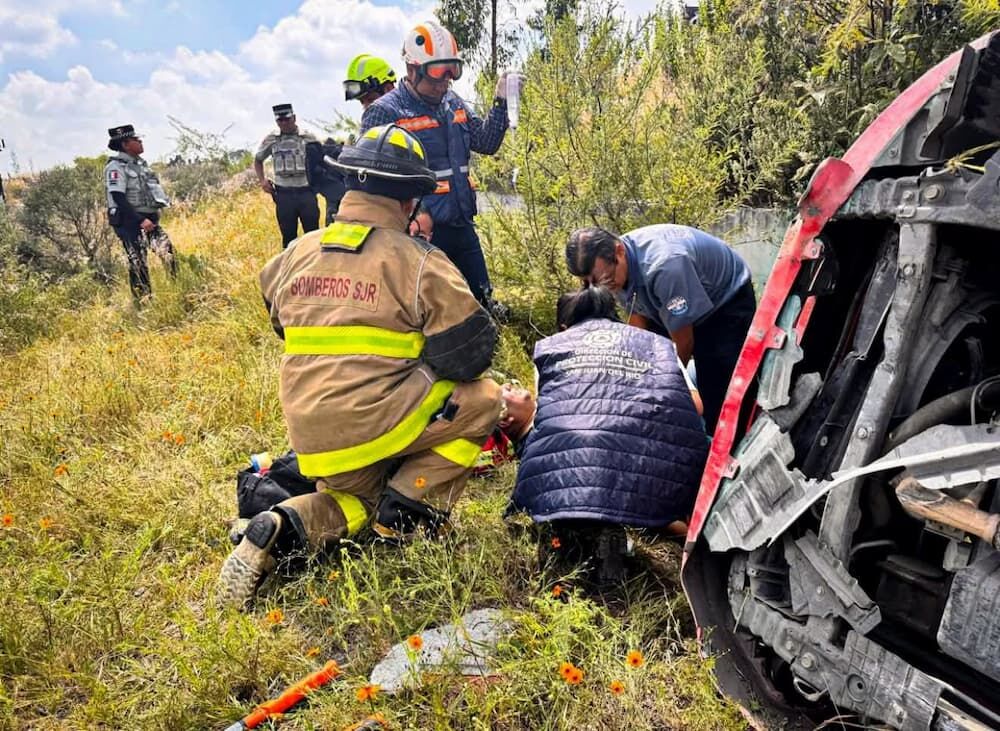 Accidente en la carretera Palmillas–Huichapan moviliza a cuerpos de emergencia