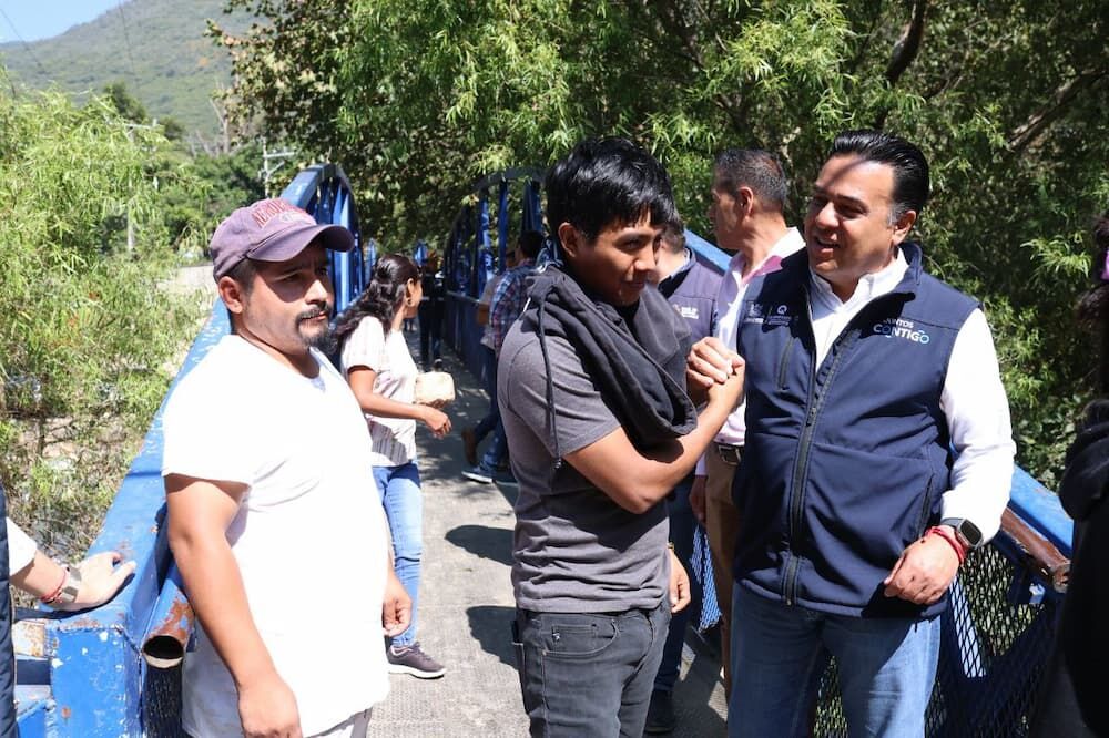 Supervisa Luis Nava supervisa entrega de enseres a afectados por lluvias en Pinal de Amoles