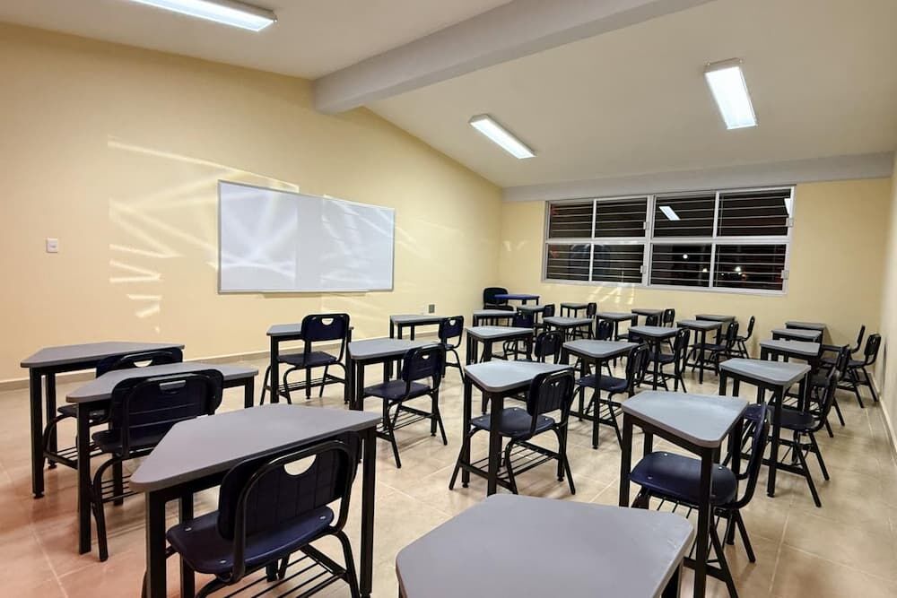 Entregan dos nuevas aulas en primaria 20 de Noviembre en Hacienda Grande, Tequisquiapan
