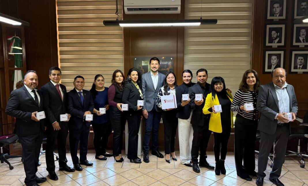 Héctor Magaña hace entrega de su Primer Informe de Gobierno a Regidores y Síndicos en sesión de Cabildo