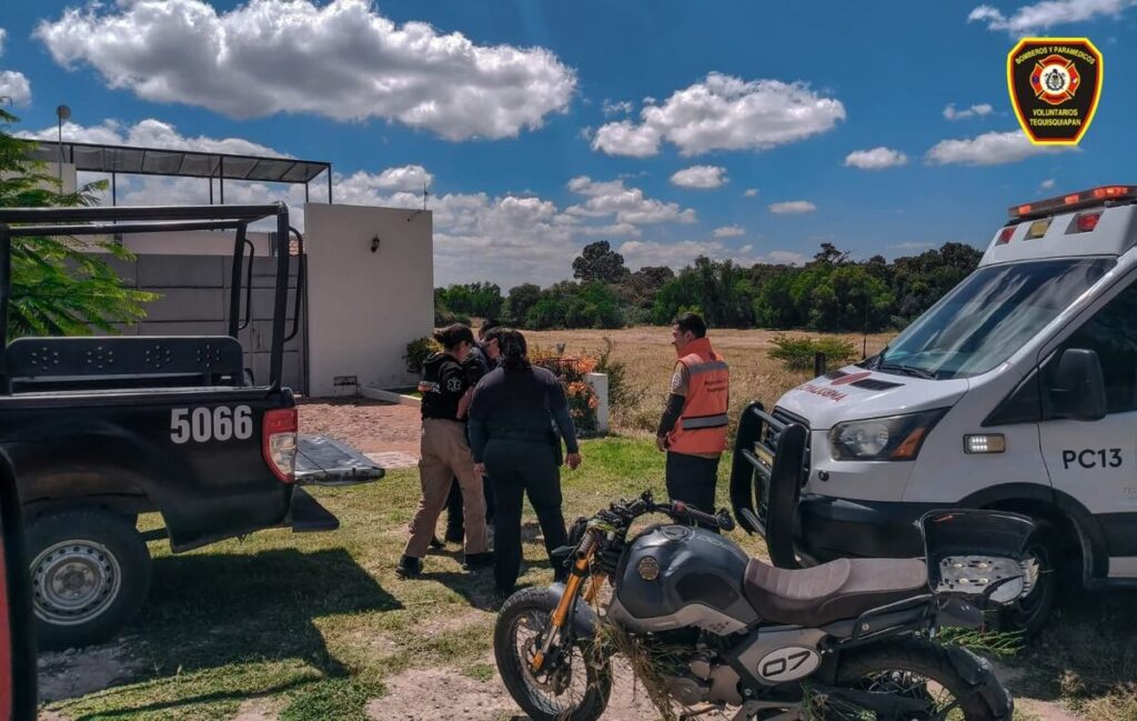 Motociclista derrapa en carretera Tequisquiapan-Querétaro; fue trasladado al hospital