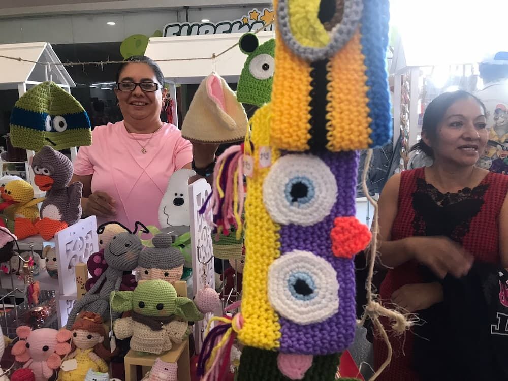 Tejer relaja, pero también puede causar lesiones: recomiendan ejercicios para cuidar las manos Tejer relaja, pero también puede causar lesiones: recomiendan ejercicios para cuidar las manos