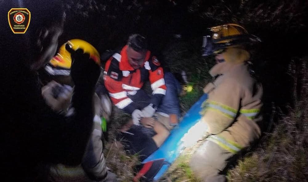 Lesionado tras volcadura en la carretera San Juan del Río-Xilitla, Tequisquiapan