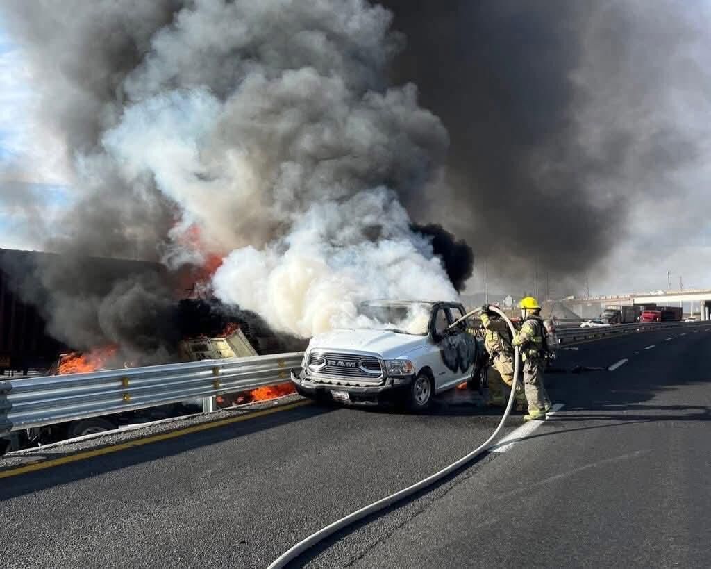 Emergencia en autopista 57, por mega carambola a la altura del Parque Industrial de Querétaro