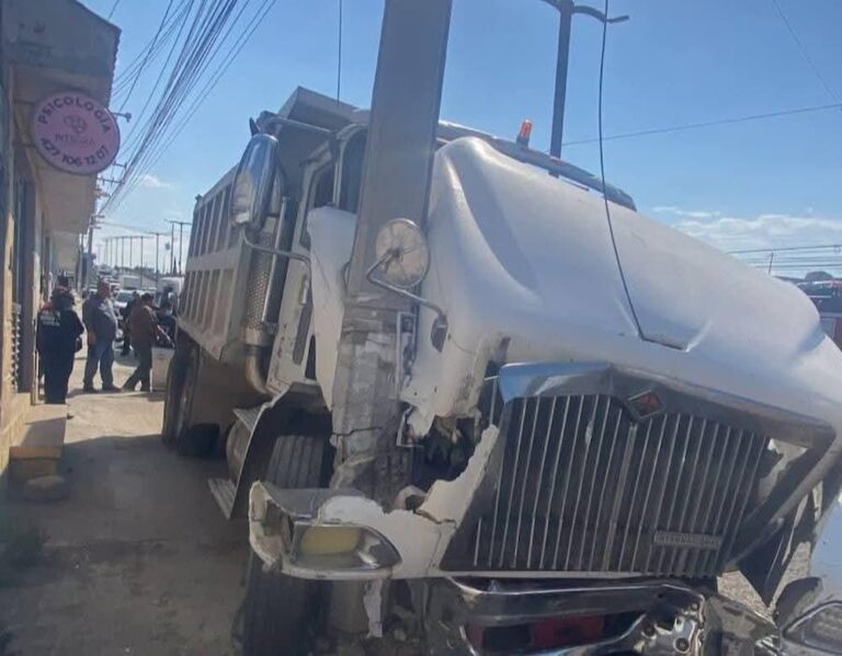 Choque múltiple en avenida México de San Juan del Río deja daños ...