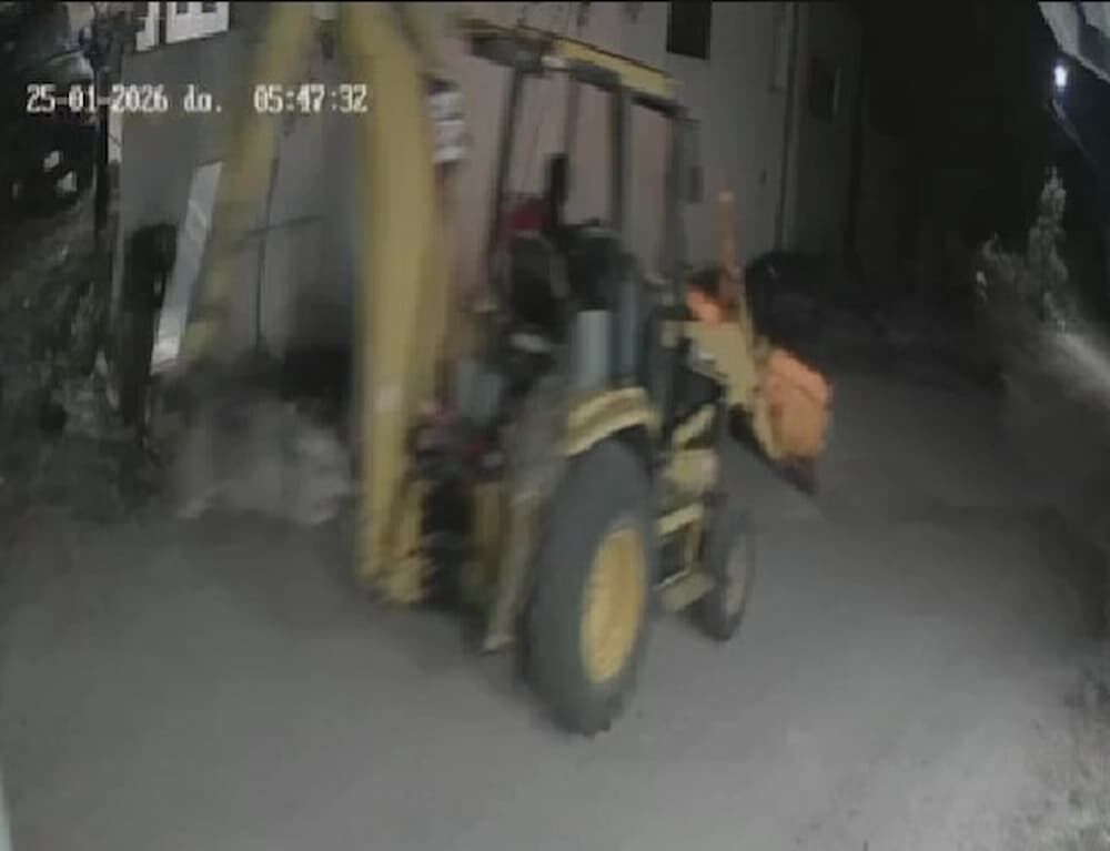 Roban retroexcavadora en la colonia Sagrado Corazón en San Juan del Río