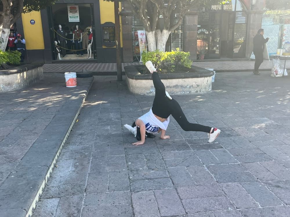 Una joven acudió a reunión convocada por tendencia “therian” en el Jardín de la Familia de SJR