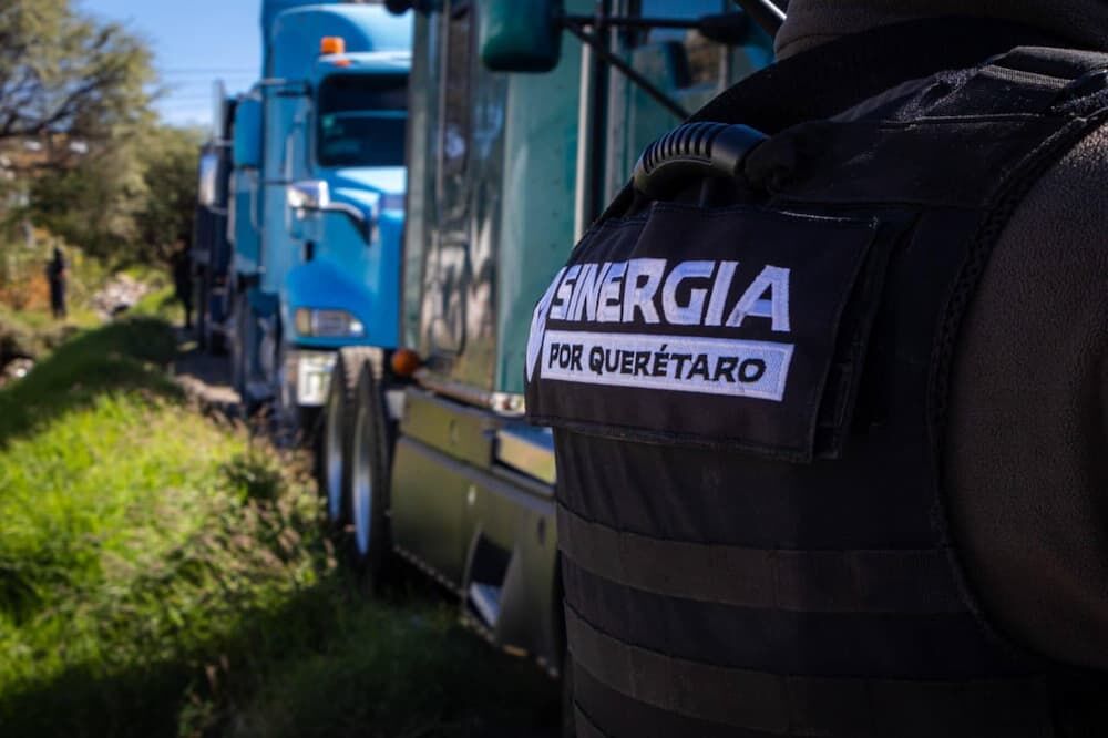 Cateos simultáneos en la Sierra y zona metropolitana dejan 9 detenidos y más de 160 mil litros de hidrocarburo asegurados