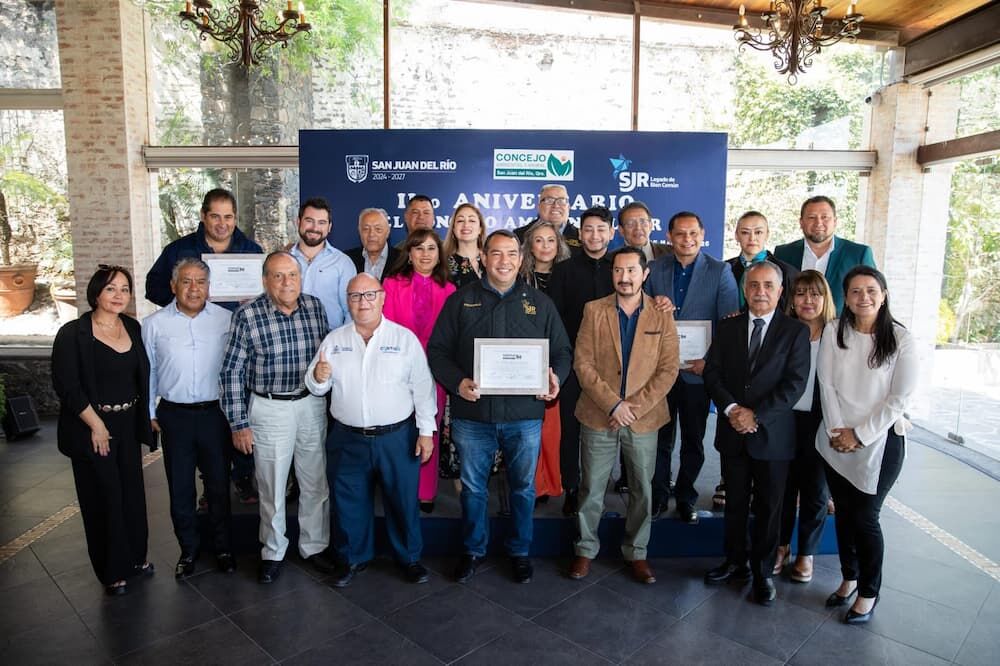 Roberto Cabrera encabeza ceremonia del 11º Aniversario del Concejo Ambiental de San Juan del Río Roberto Cabrera encabeza ceremonia del 11º Aniversario del Concejo Ambiental de San Juan del Río