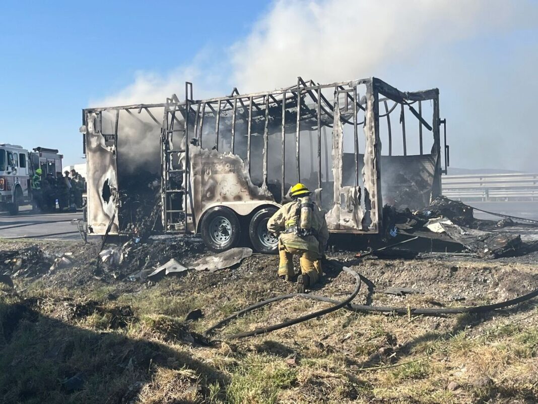 incendio, autopista México Querétaro, San Juan del Río, remolque incendiado, tráfico, Guardia Nacional, Bomberos, Casa Blanca, cierre vial, accidente carretero