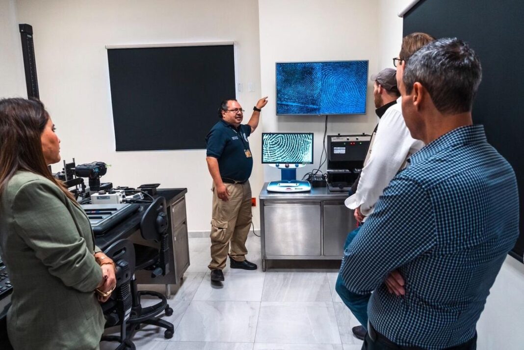 Representantes del Senado de Estados Unidos visitan Servicios Periciales de la Fiscalía de Querétaro