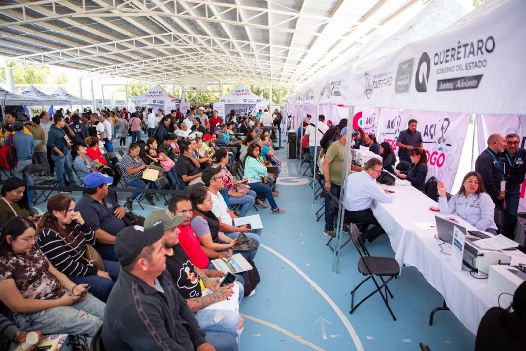 Asisten más de 2 mil personas a la Jornada Aquí Contigo en San Juan del Río