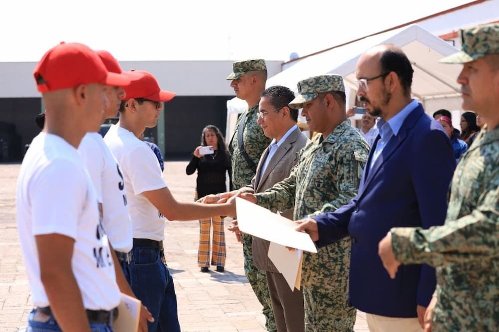 Autoridades municipales y militares clausuran Primer Escalón del SMN Clase 2007