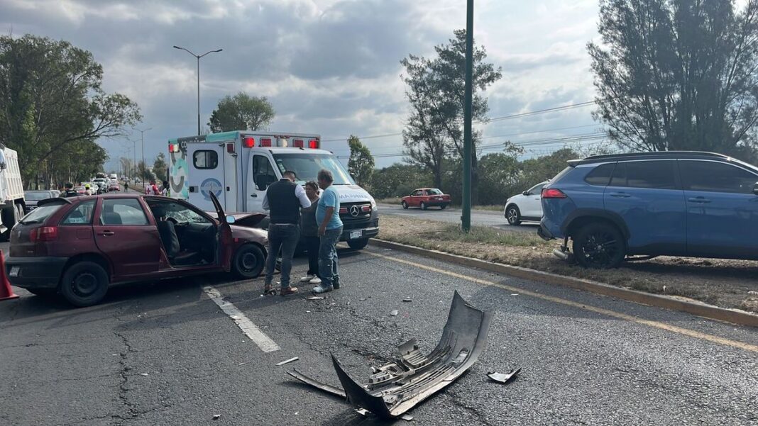 Brutal choque sobre la carretera San Juan del Río-Xilitla deja cinco lesionados