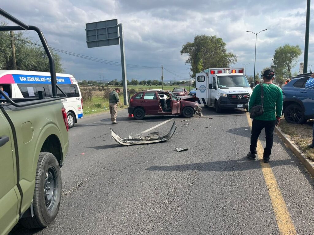 Brutal choque sobre la carretera San Juan del Río-Xilitla deja cinco lesionados