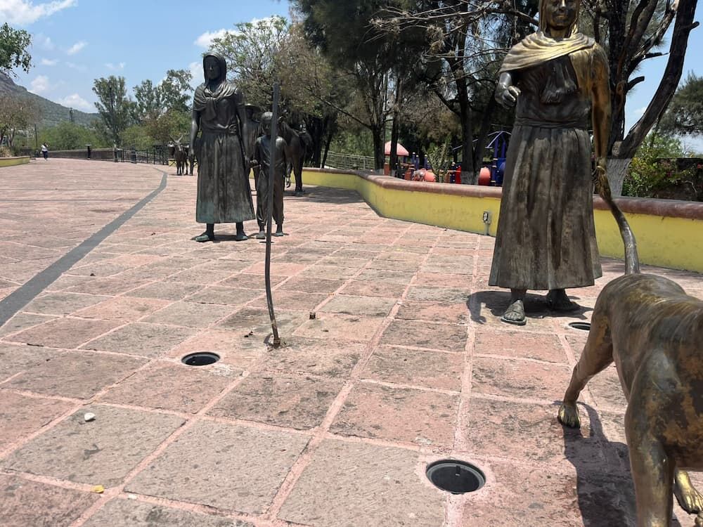 Detienen a persona por la presunta comisión de un robo de escultura en SJR
