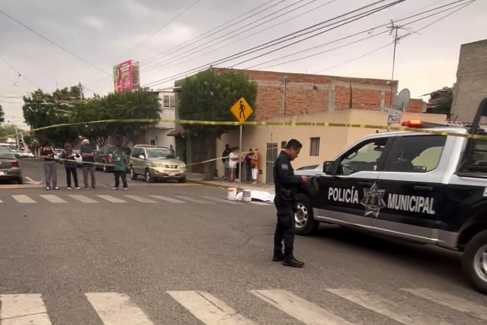 Hombre fallece por enfermedad en calles de San Juan del Río Hombre fallece por enfermedad en calles de San Juan del Río