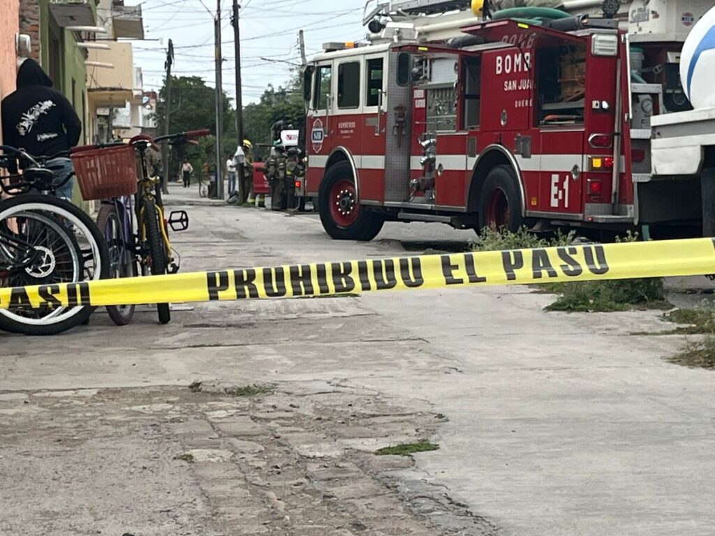 Incendio de camioneta de empresa gasera alarma a vecinos de San Juan del Río