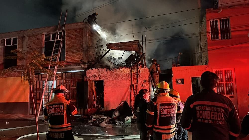 Incendio moviliza a cuerpos de emergencia en pleno festejo patronal en San Isidro Incendio moviliza a cuerpos de emergencia en pleno festejo patronal en San Isidro