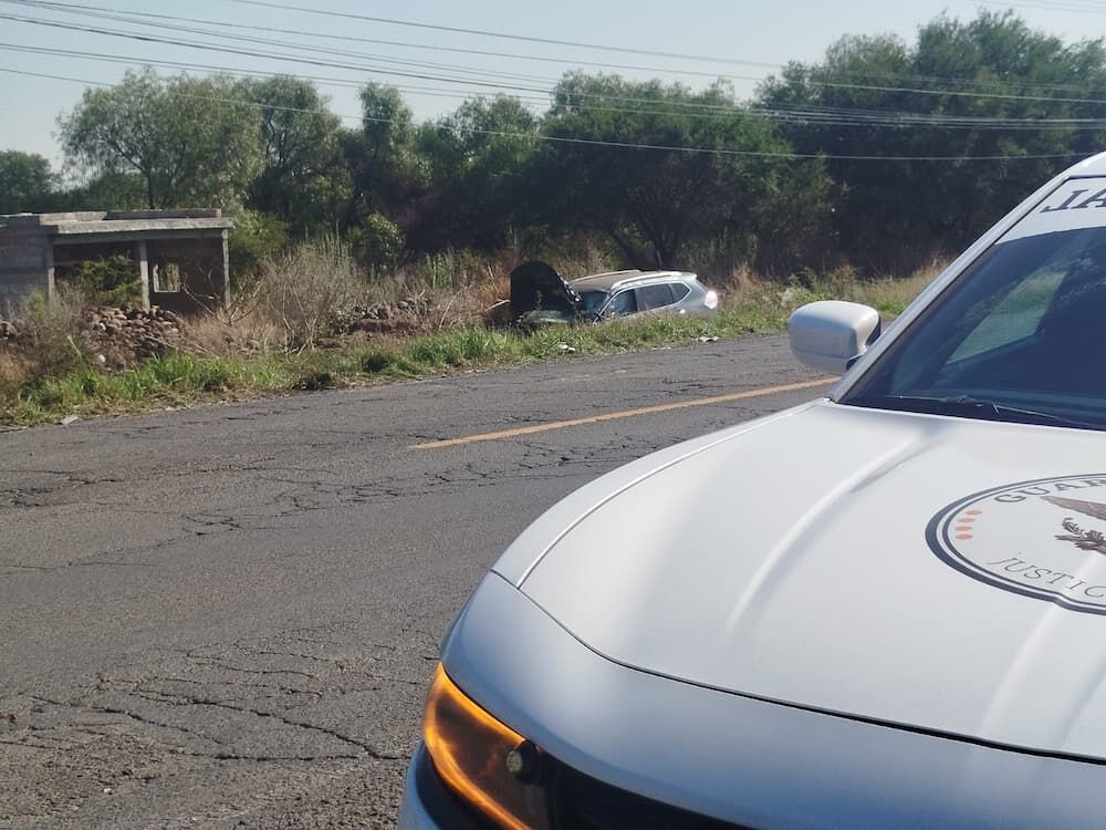 Muere motociclista tras choque frontal contra camioneta en San Juan del Río