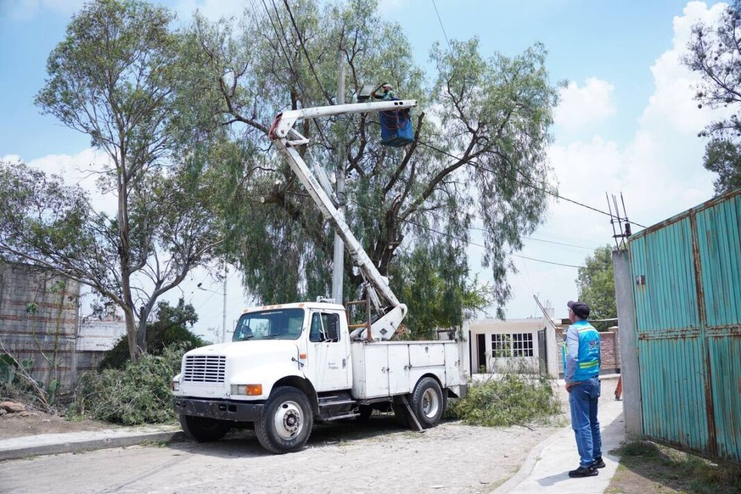 Servicios Públicos realiza jornada de trabajo en la comunidad de Cazadero, SJR