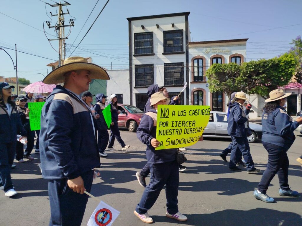 Sindicalizados marchan en San Juan del Río por el Día del Trabajo