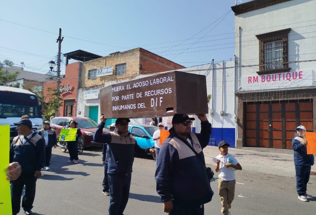 Sindicalizados marchan en San Juan del Río por el Día del Trabajo