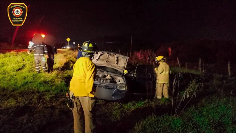 Aparatoso accidente en la carretera Tequisquiapan–Querétaro moviliza a cuerpos de emergencia durante la madrugada Aparatoso accidente en la carretera Tequisquiapan–Querétaro moviliza a cuerpos de emergencia durante la madrugada